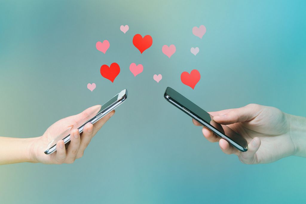 LatiDate Dating Website: Pros & Disadvantages, Prices, Safety