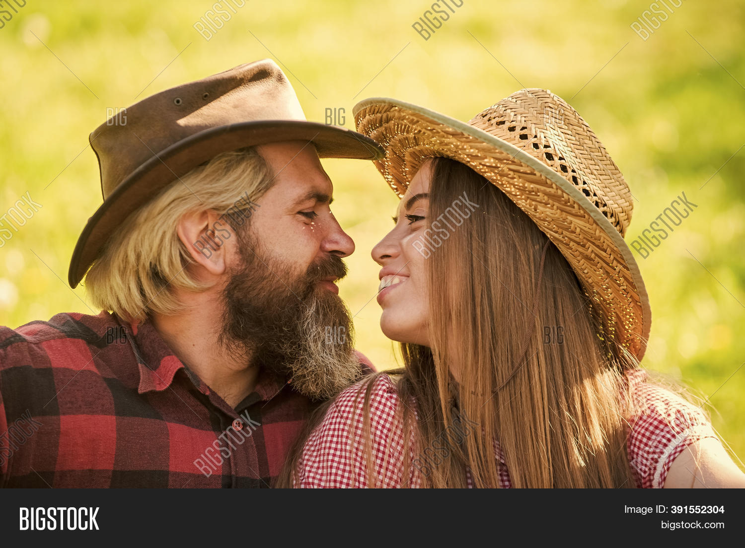 Review of the Dating Website Lunameet
